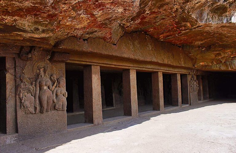 pune to aurangabad caves service