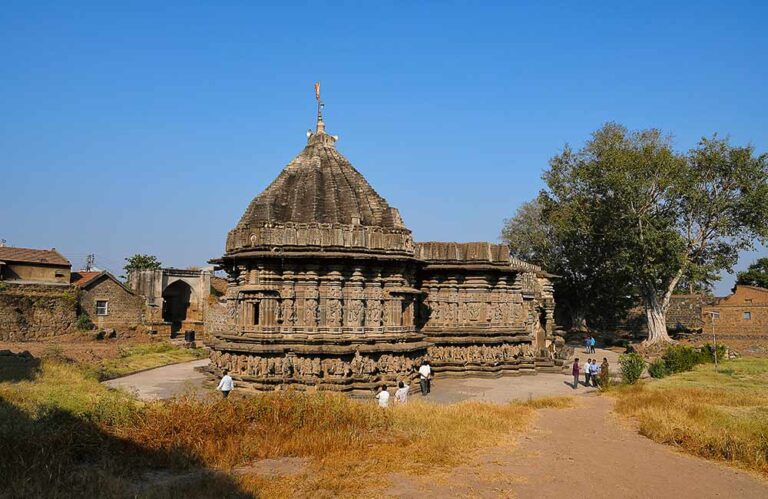 pune to kopeshwar temple kolhapur cab service